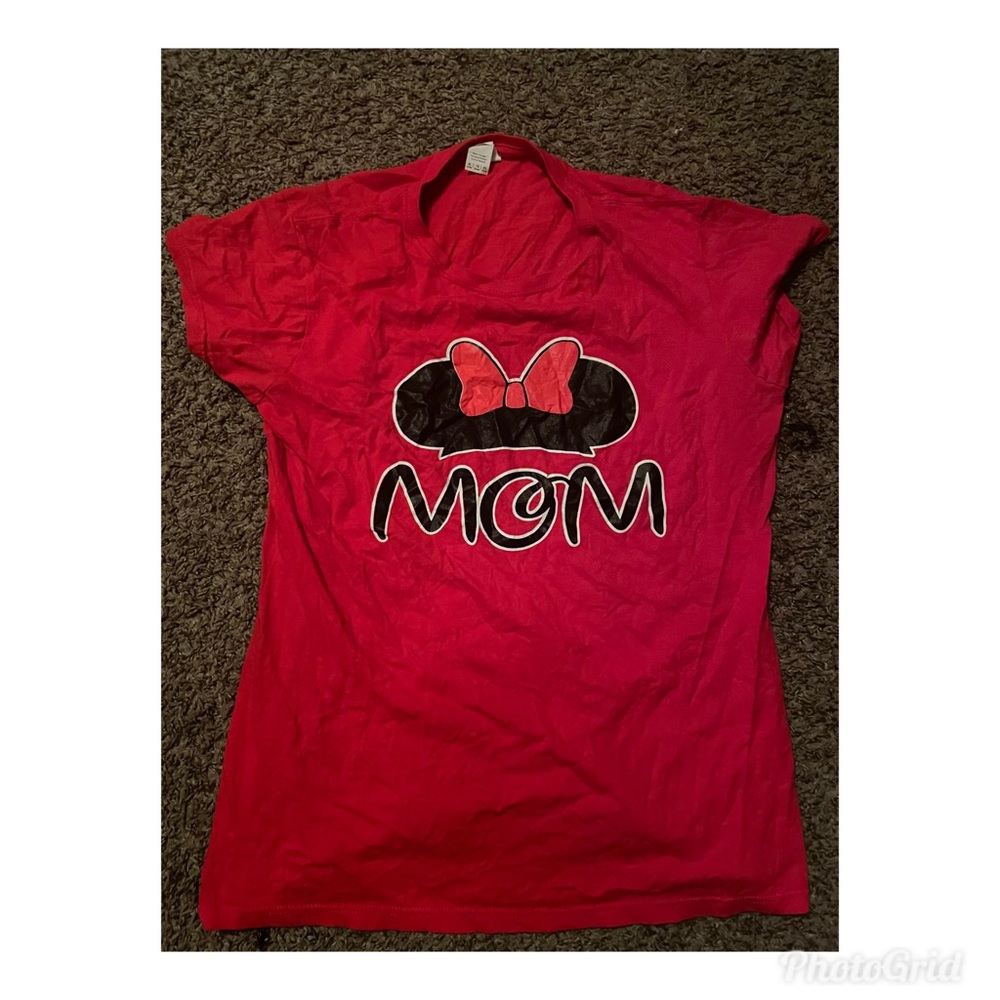 Disney mom tshirt (snug fit)
